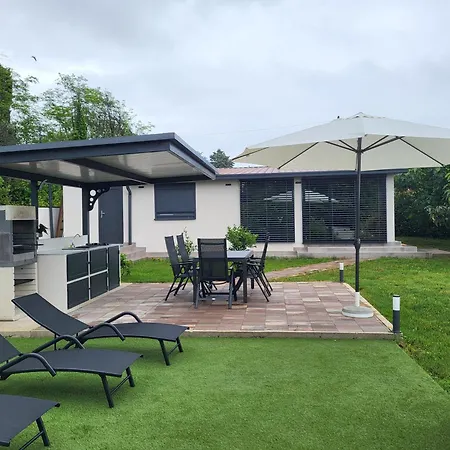 Tika Semesterbostad Medulin